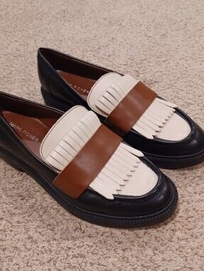 Marc Fisher Calixy two-tone loafer shoes. Womens Size 7.5